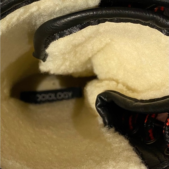 Sociology Joan Black Shearling Lined Duck Boots, size 6 - Picture 4 of 6